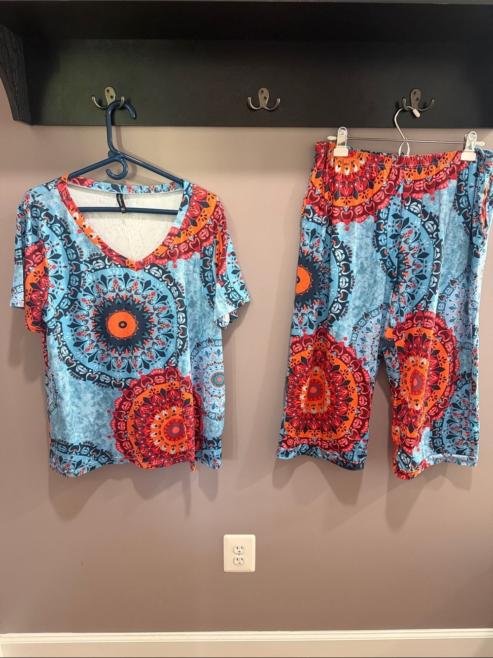 PrinStory Two-Piece Lounge Set in Light Blue & Red-Orange 2XL